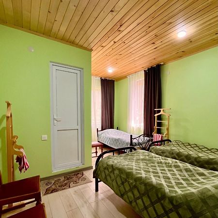 Готель Gamarjoba Guest And Art House Ушґулі Екстер'єр фото