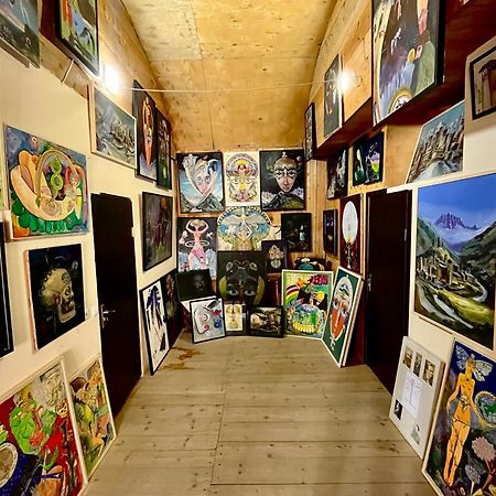 Готель Gamarjoba Guest And Art House Ушґулі Екстер'єр фото