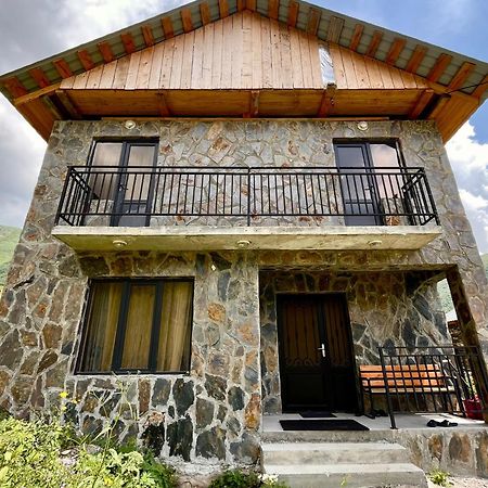Готель Gamarjoba Guest And Art House Ушґулі Екстер'єр фото