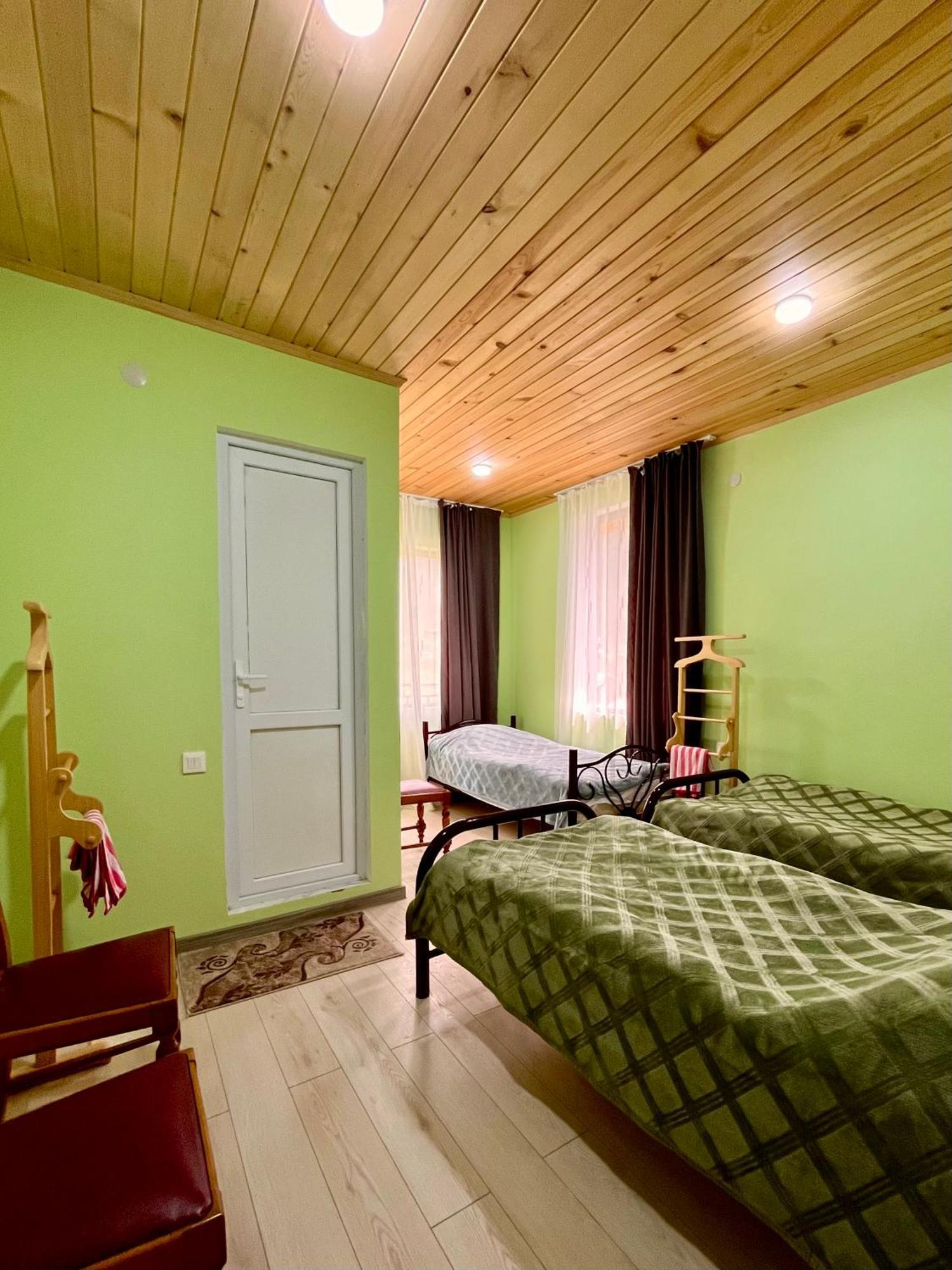 Готель Gamarjoba Guest And Art House Ушґулі Екстер'єр фото