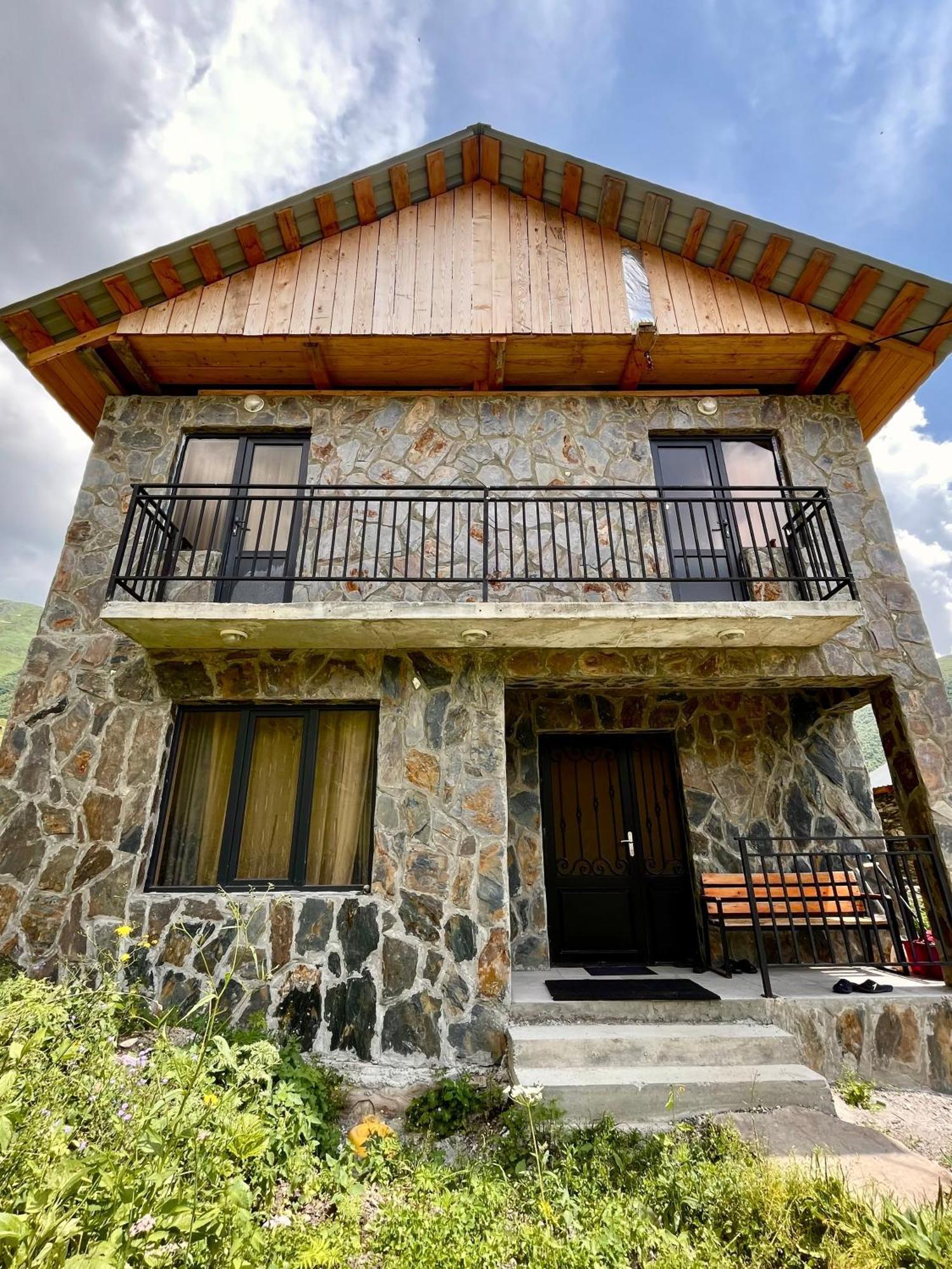 Готель Gamarjoba Guest And Art House Ушґулі Екстер'єр фото